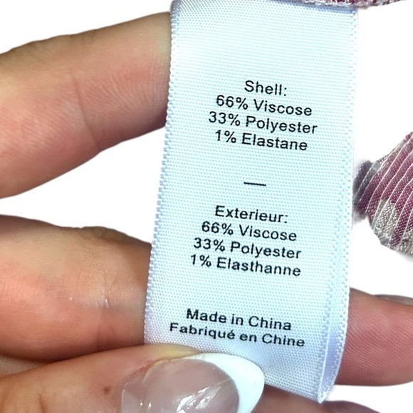 Likely Highland Short Romper Pink White Textured Floral Adjustable Straps Size 4 - Picture 10 of 11